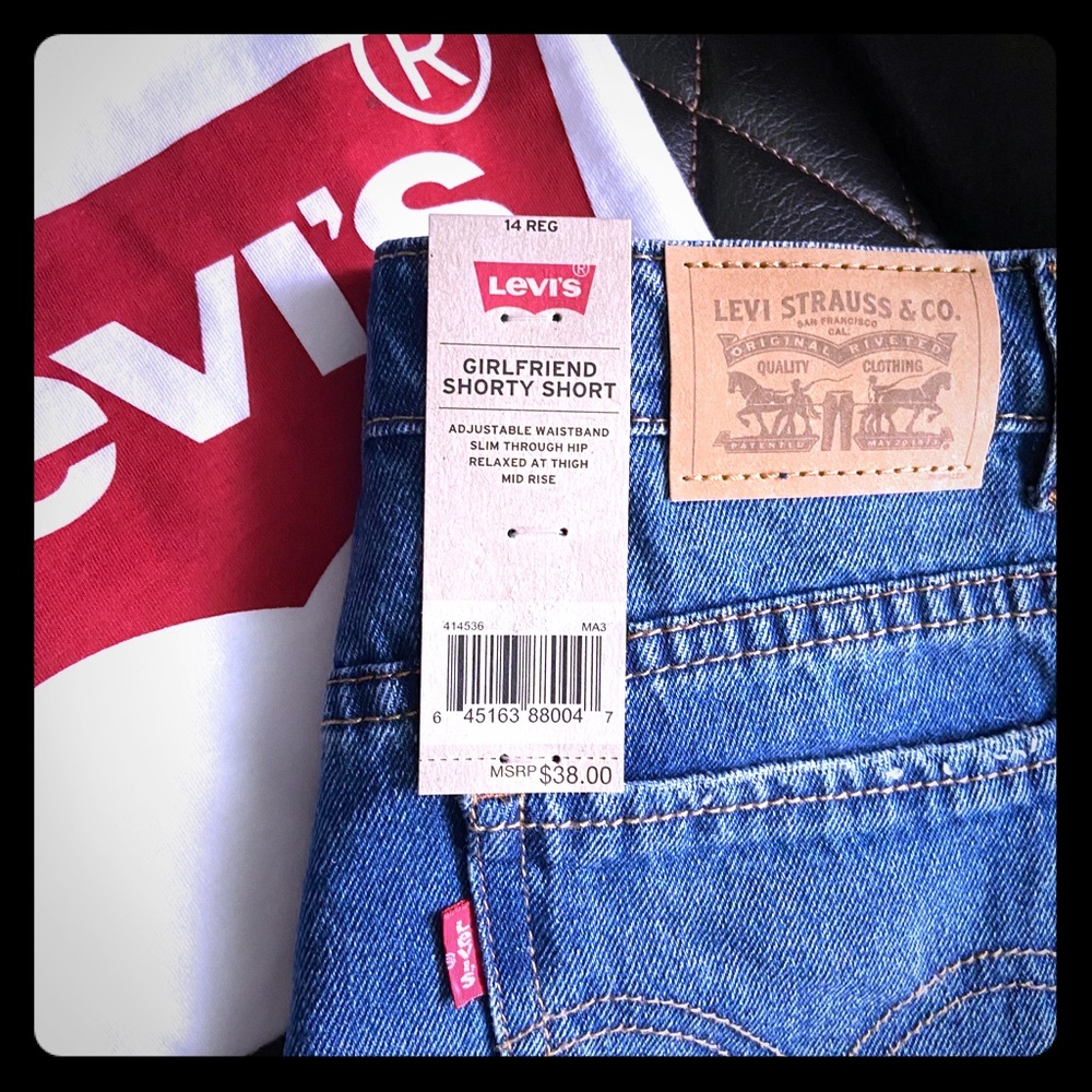 🔥LOWEST PRICE 🔥Levi’s girlfriend shorty shorts